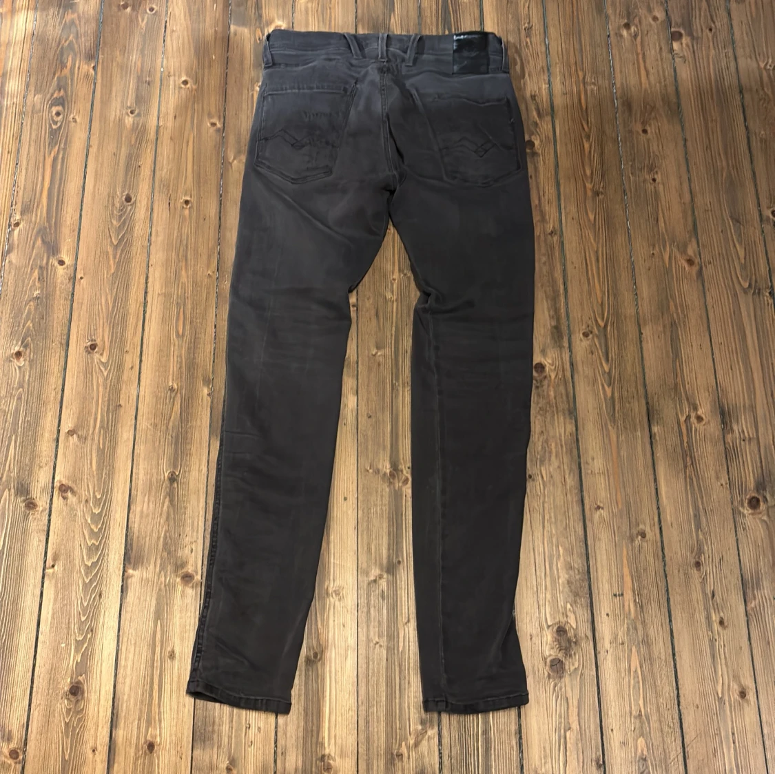 Grå jeans från Replay - 1