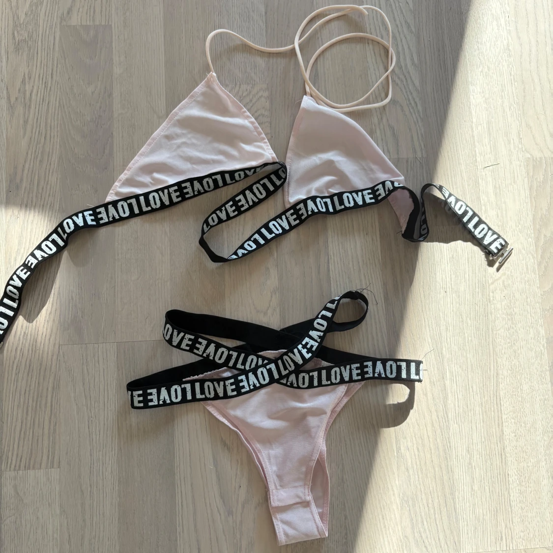 Ljusrosa bikini med LOVE-band, strl M - 2