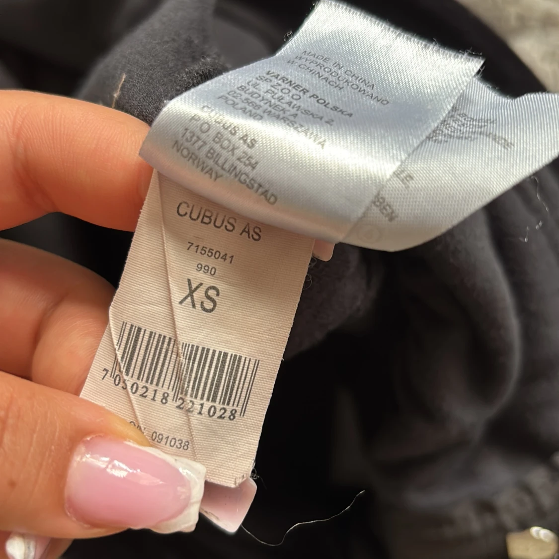 Svart velourhoodie från Cubus XS - 3