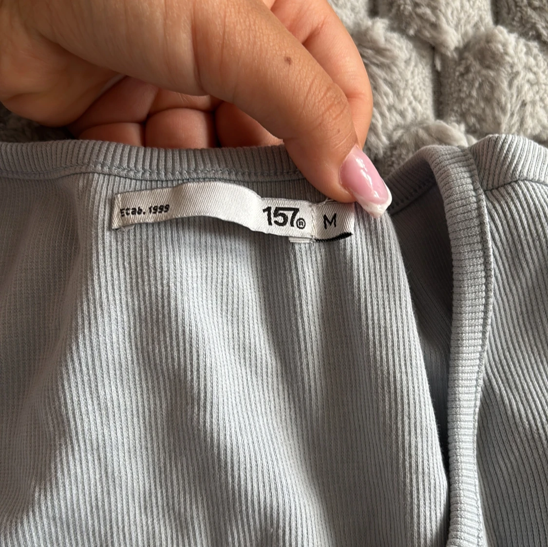 Ljusgrå ribbad topp från 157 - 1