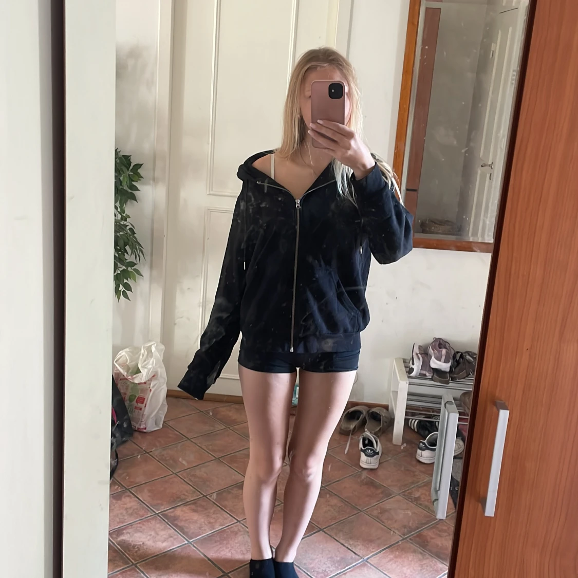 Svart zip hoodie med huva - 2