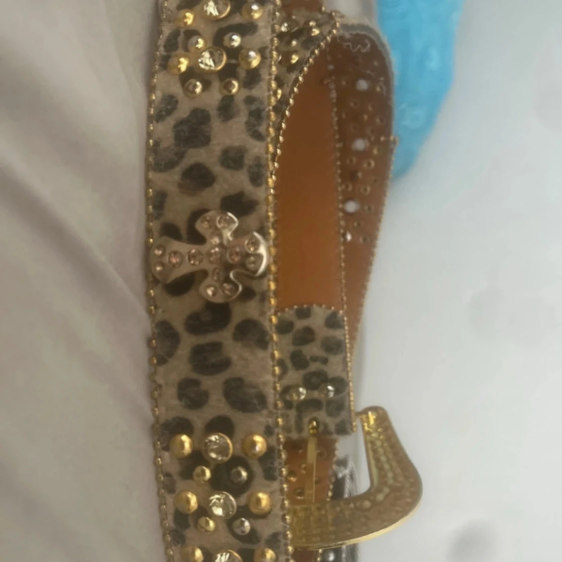 Två  bälten med nitar & leopard - 2