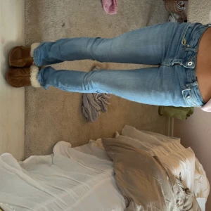 Super fina low weisted jeans💕💕 - Super fina jeans💕💕 passar mig som är 160