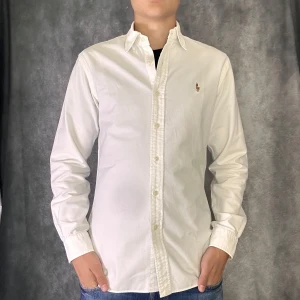 Ralph lauren skjorta - Mycket fint skick | Size M  | fraktar spårbart inom 24 timmar |  för att köpa klicka ” köp nu” | vid frågor skriv ett meddelande |