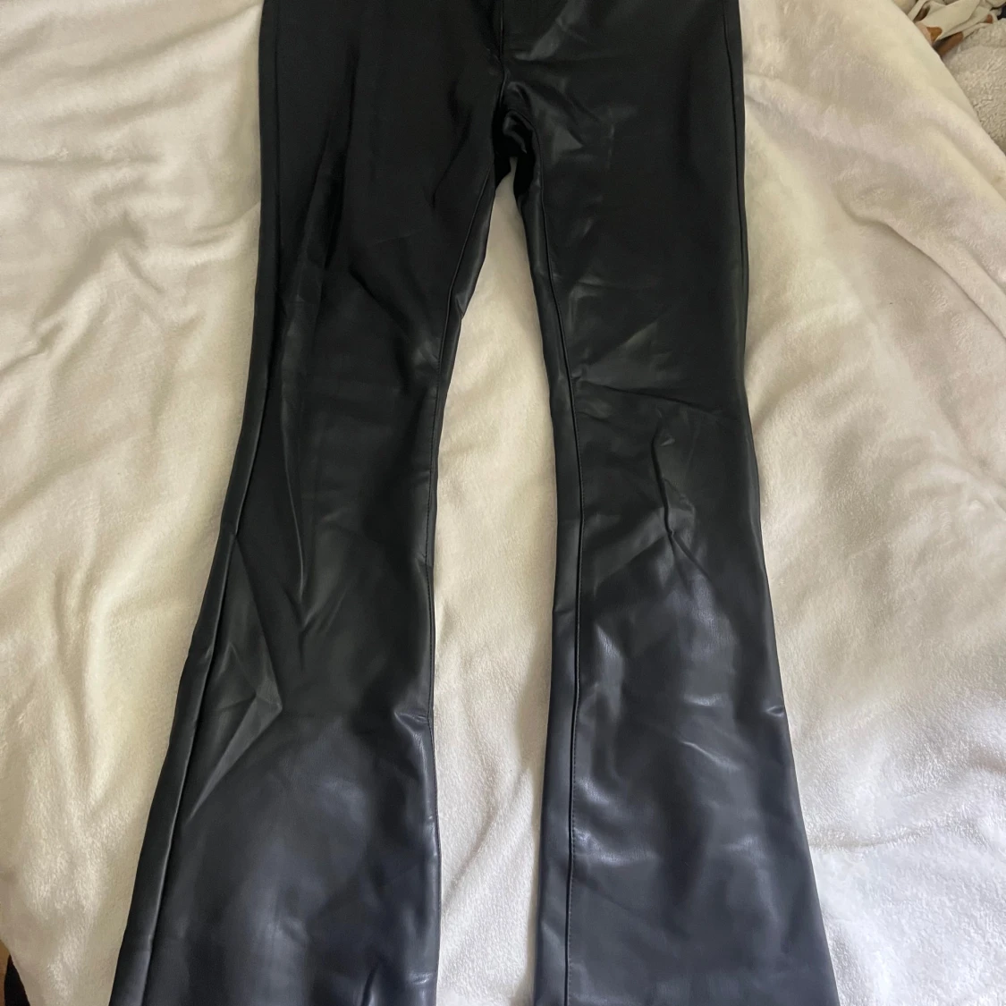 Svarta bootcut byxor i skinnlook Vero Moda - 3