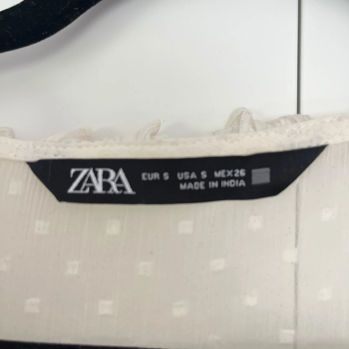 Somrig och tunn blus - 1