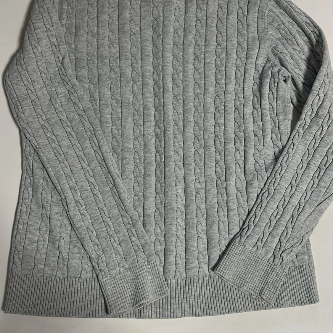 Grå kabelstickad tröja från Barbour - 1