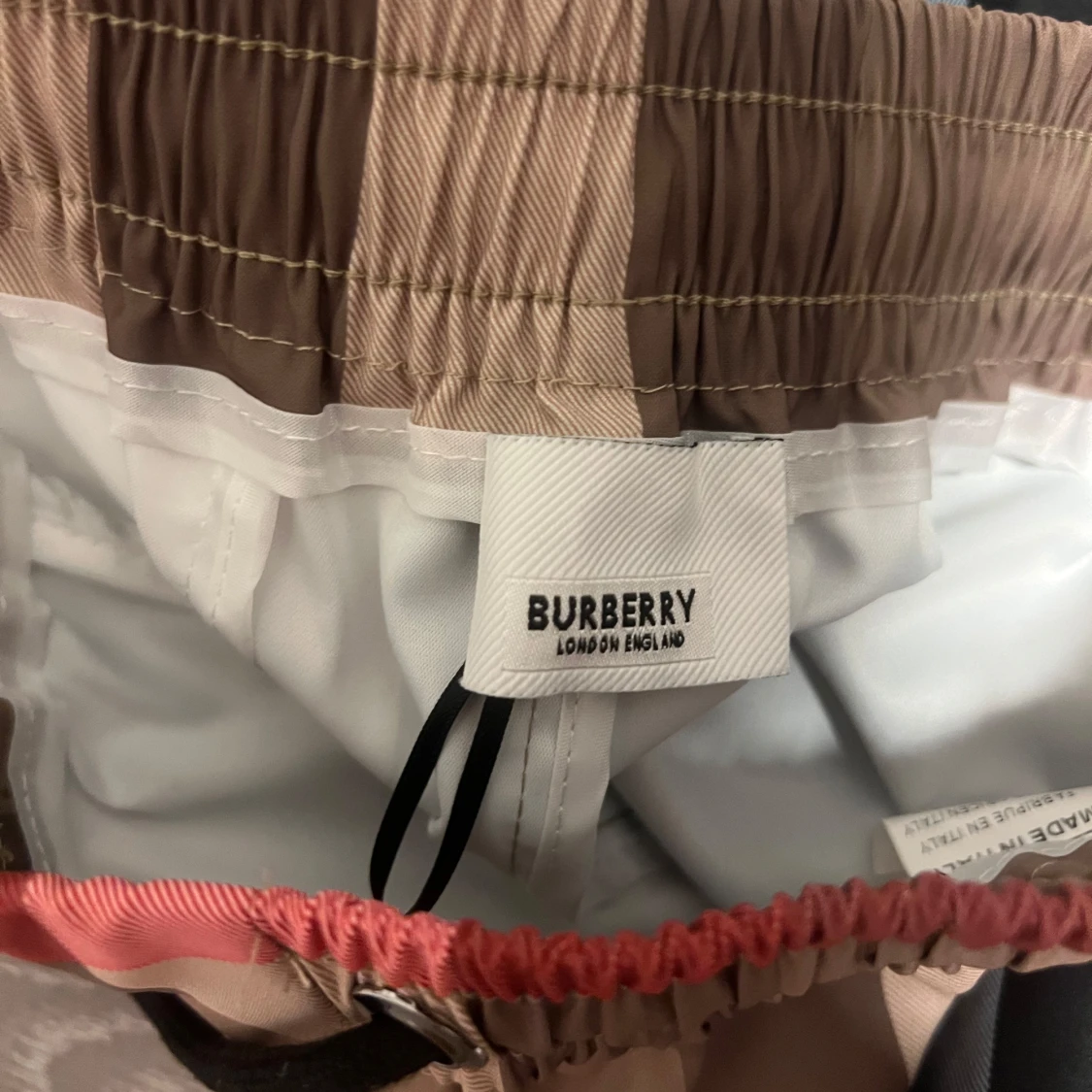 Burberry rutig badshorts med snörning - 2