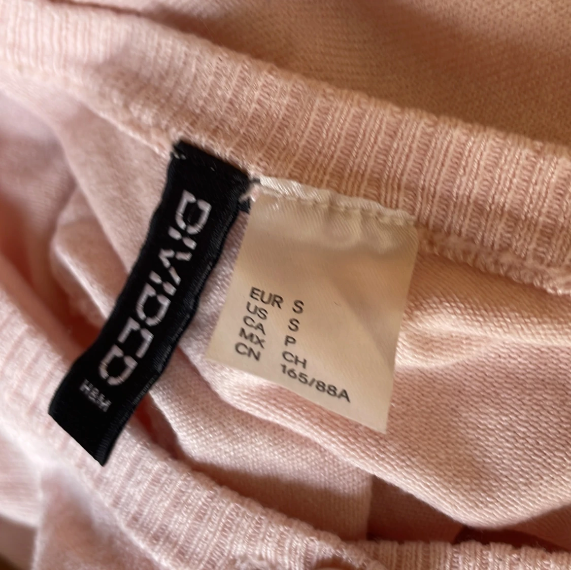 Ljusrosa kofta från Divided - 2