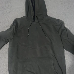 Peak performance hoodie - Bra skick mycket bekväm