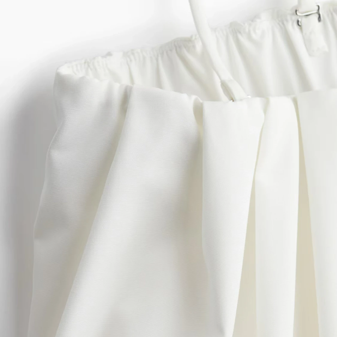 Vit voluminös kort klänning - 2