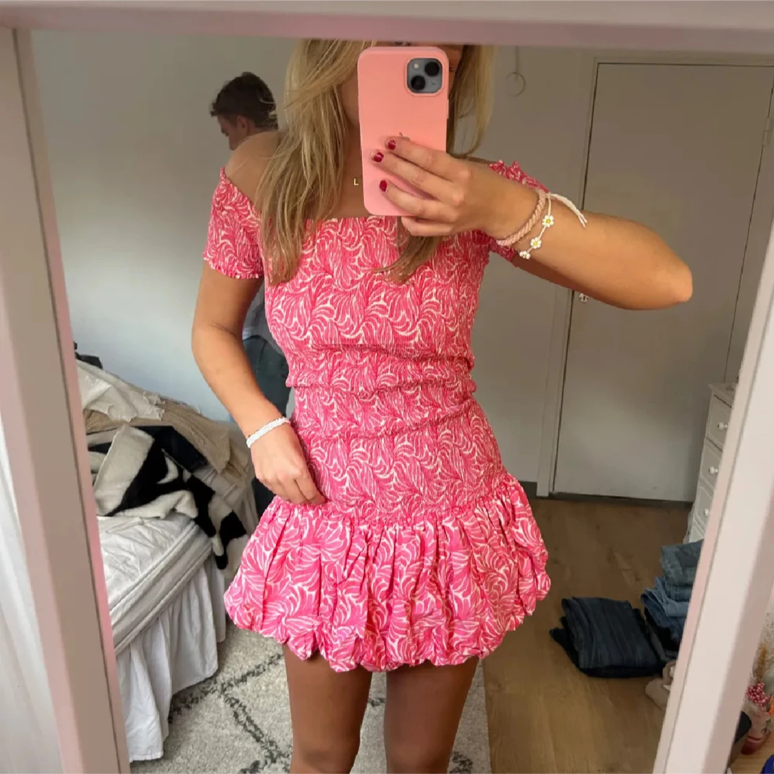 Rosa offshoulder kortklänning - 1