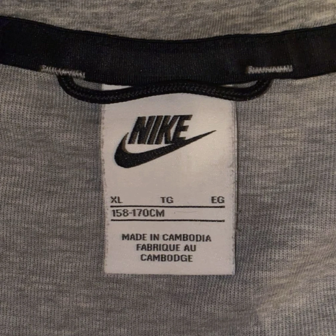 Grå mjukisbyxor från Nike  - 1