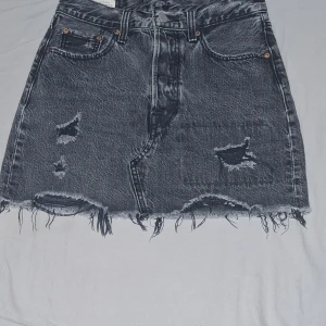 Levis kjol  - Storlek 26