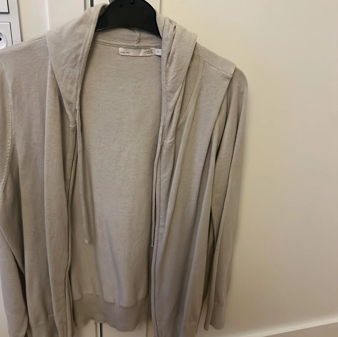 Beige hoodie från 157 i XL