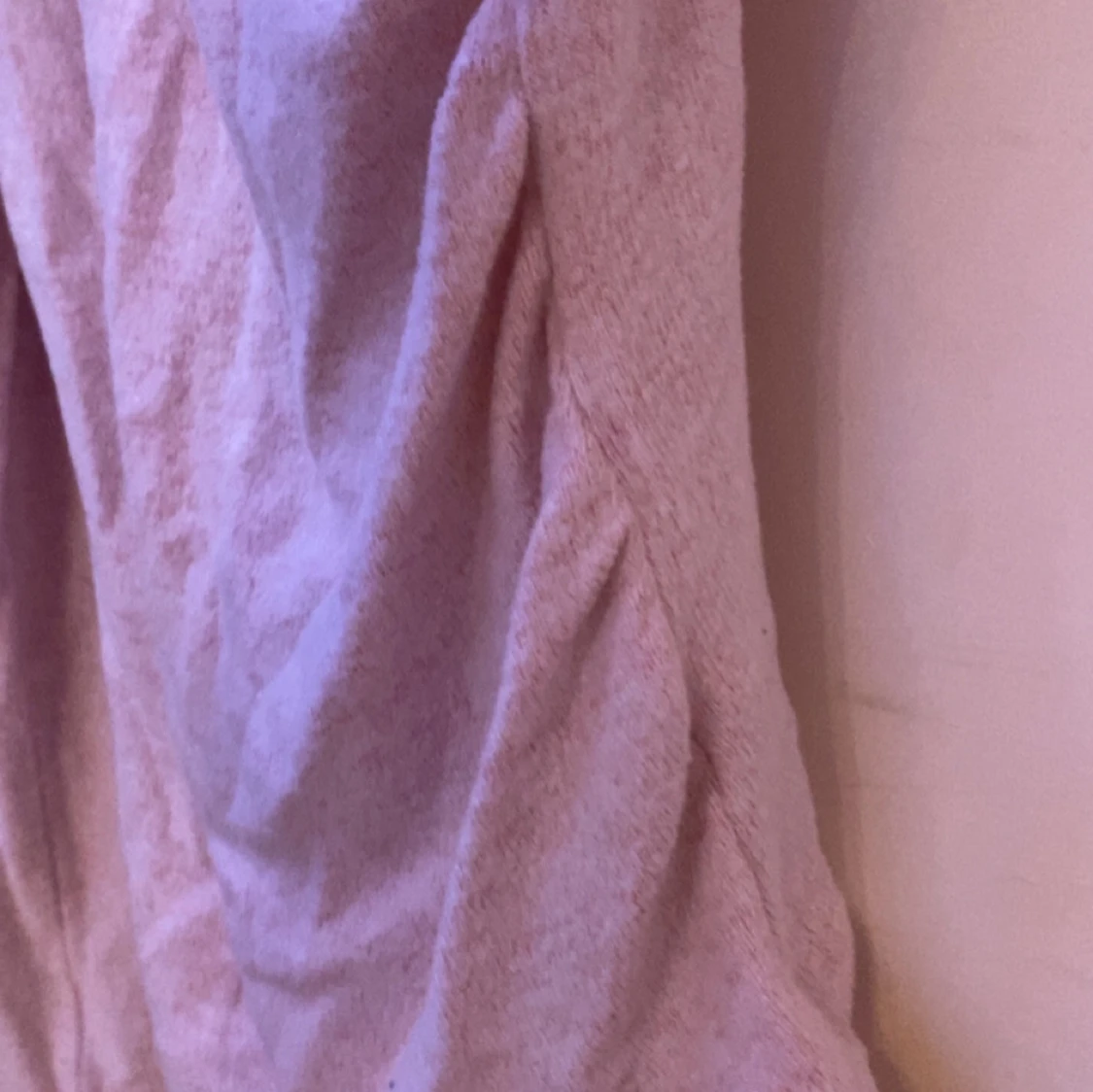 Ljusrosa söt tröja - 1