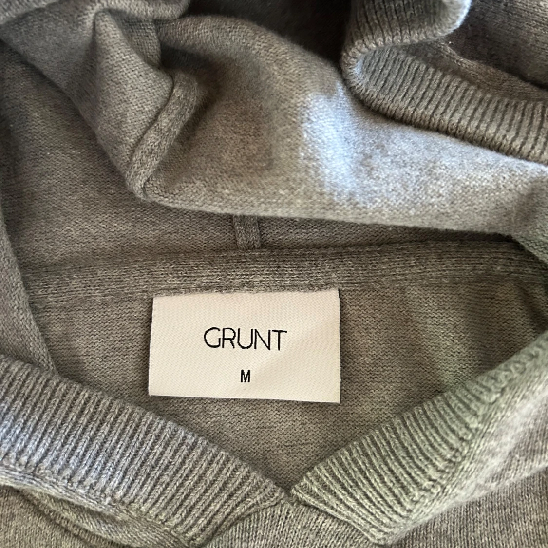 Grå hoodie från Grunt  - 2