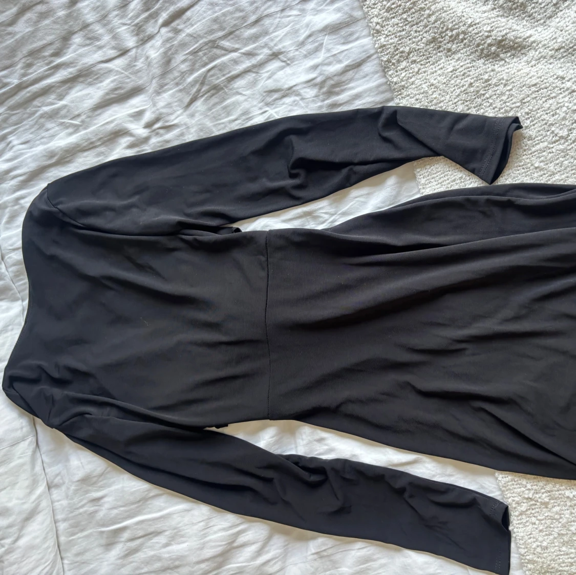 Svart långärmad klänning NLY ONE XS - 1