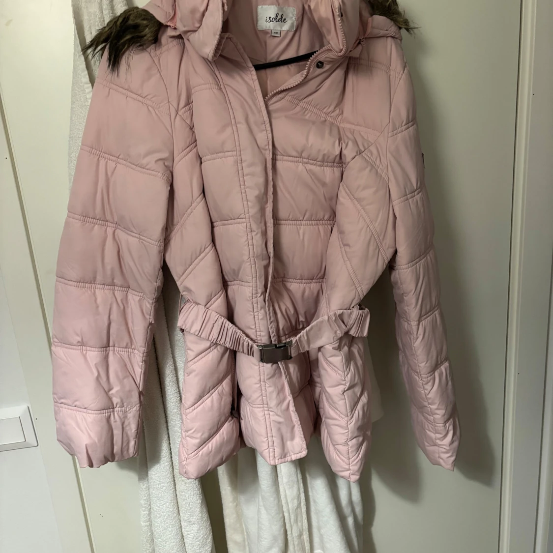 Ljusrosa pufferjacka från Isolde - 1
