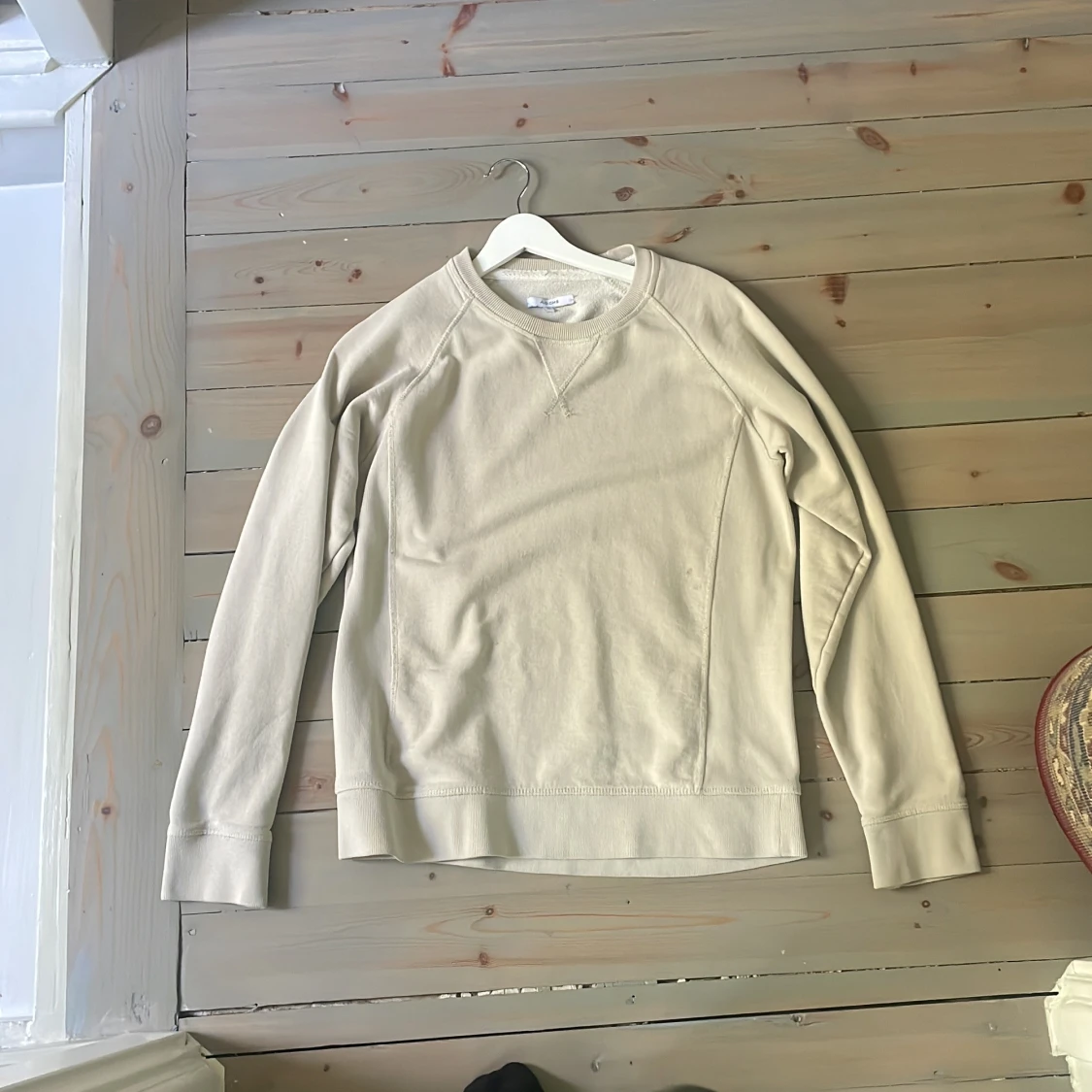 Beige sweatshirt från A.O.CMS, M
