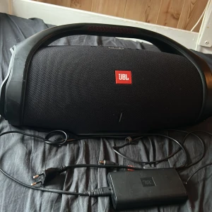 Jbl boombox2 - Fin högtalare bra ljud säljer bra pris vid snabbt köp