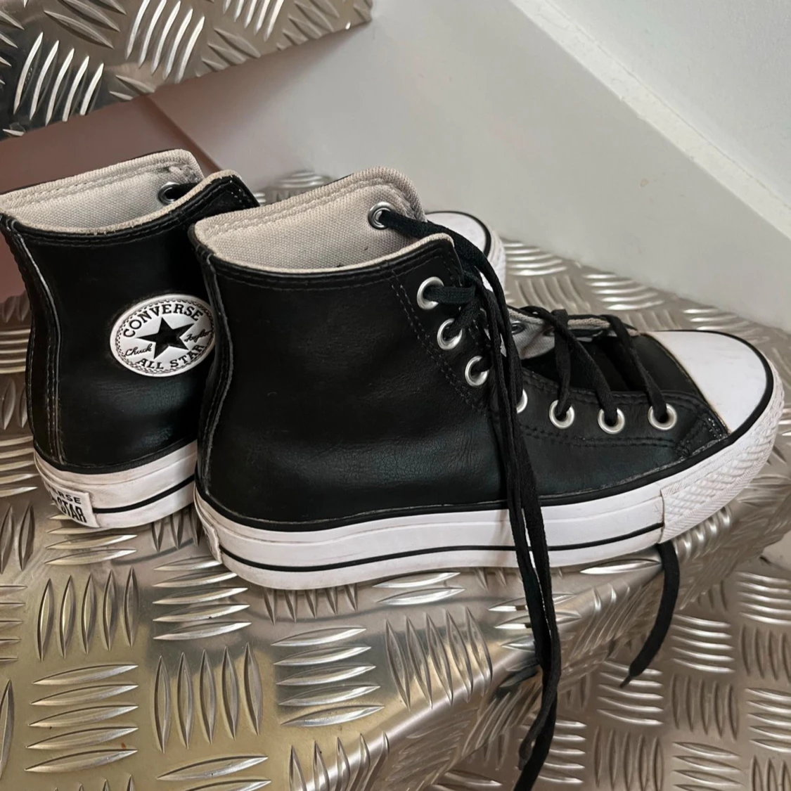 Svarta Converse All Star platform i läder/skinn imitation  - 1