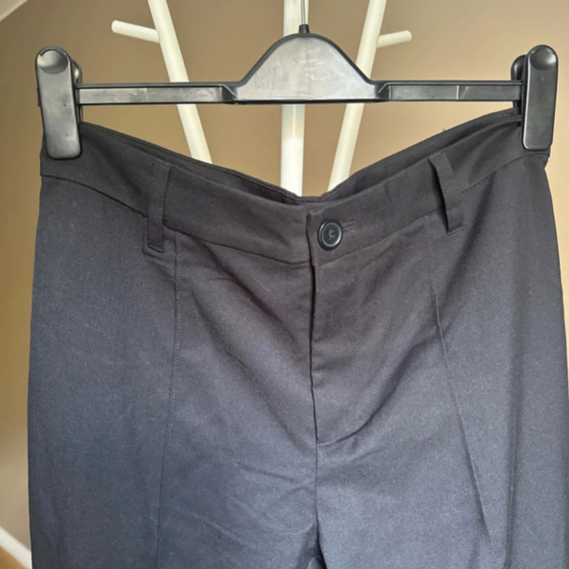 Svarta bootcut kostymbyxor H&M Divided - 3