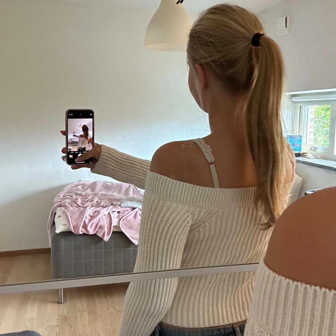 Offshoulder ribbstickad tröja vit - 2