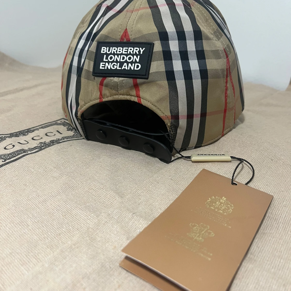 Burberry rutig keps i klassiskt mönster - 1