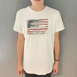 Ralph lauren denim & supply T-shirt  - Denim & supply Ralph lauren T-shirt   | storlek m | skick 10/10 | fraktar via PostNord eller Instabox på köparens bekostnad | hör av dig vid funderingar 