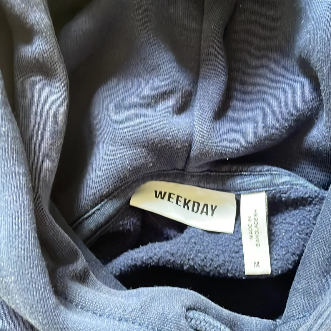 Blå hoodie från Weekday i bomull - 1