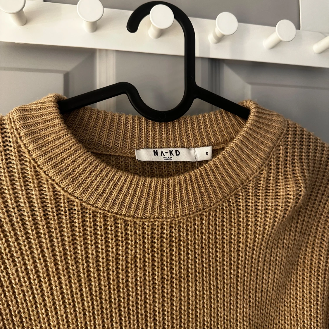 Beige stickad tröja från NA-KD - 1