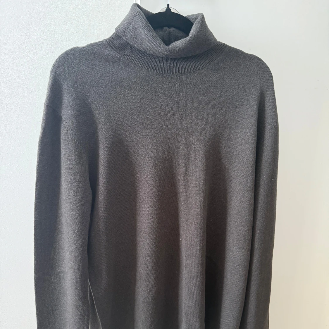 Mörkgrön ull polotröja från H&M