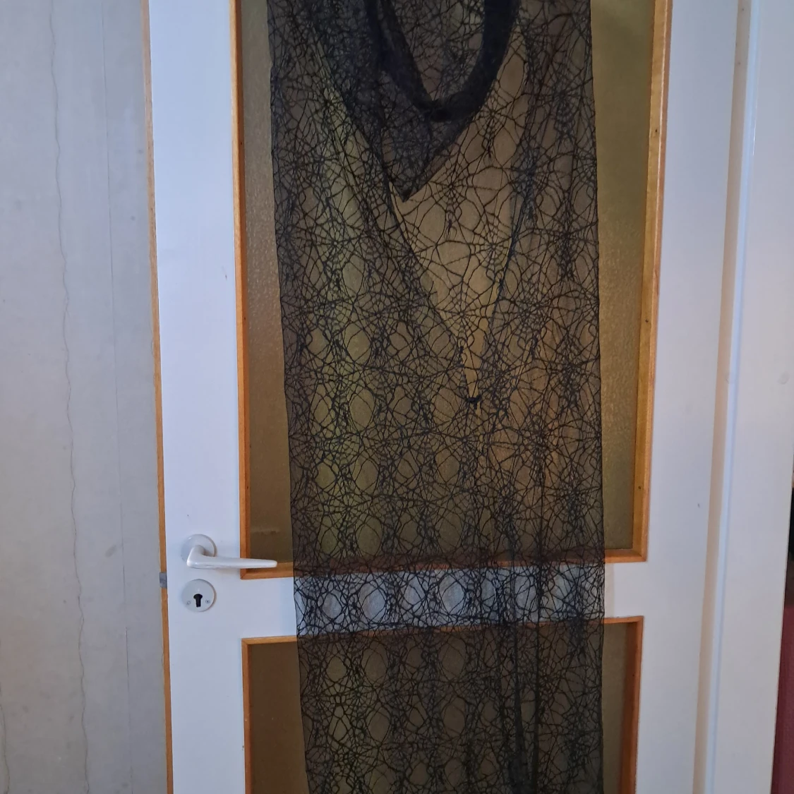 Svart lång cape i mesh