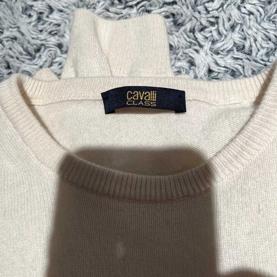 Beige/vit tröja från Cavalli Class - 2