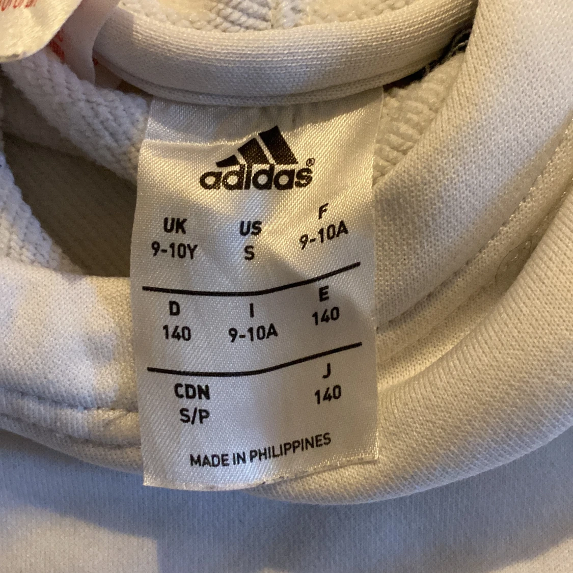 Vit hoodie från Adidas med IK Sävehof-logga - 3