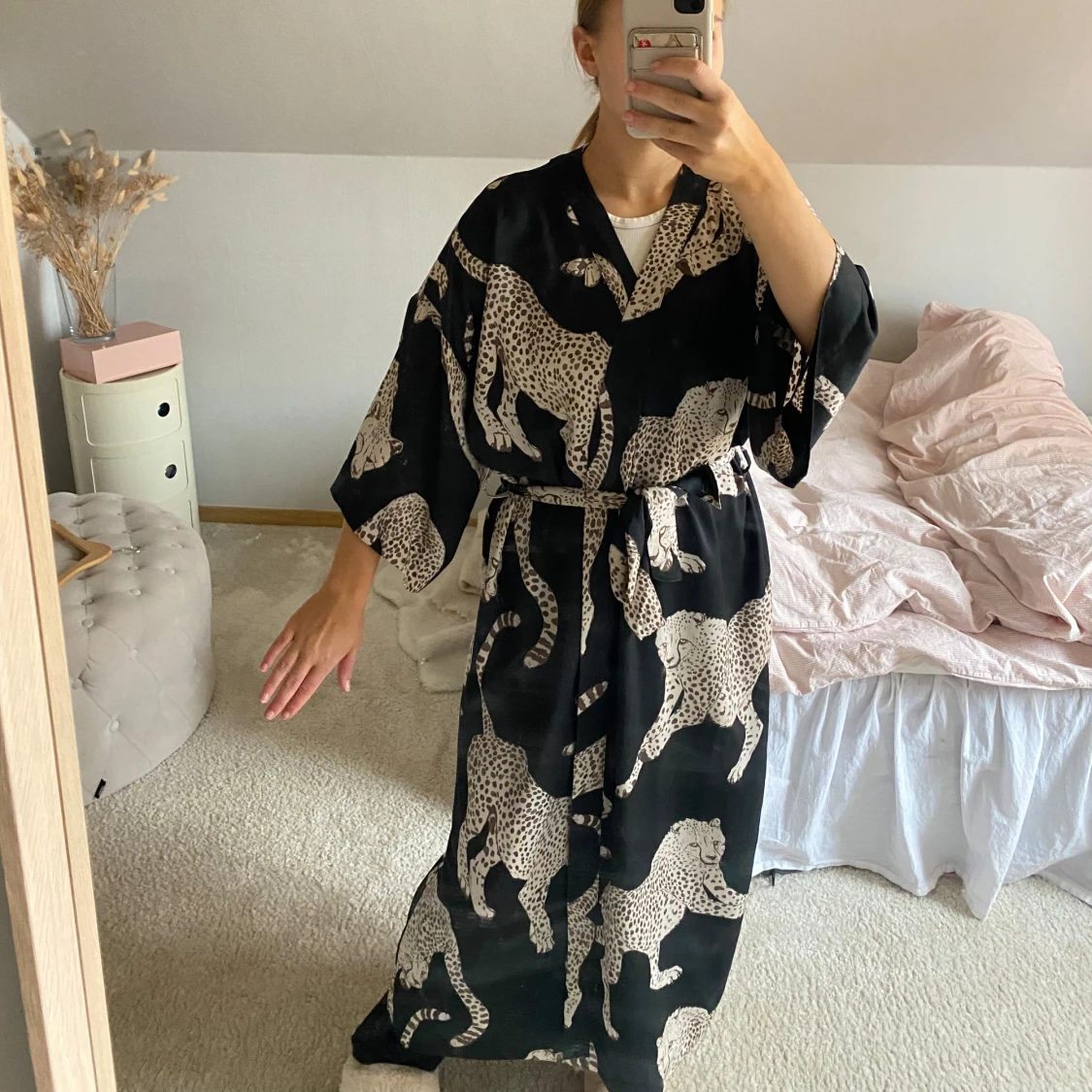 Svart kimono morgonrock med leopardmönster - 2