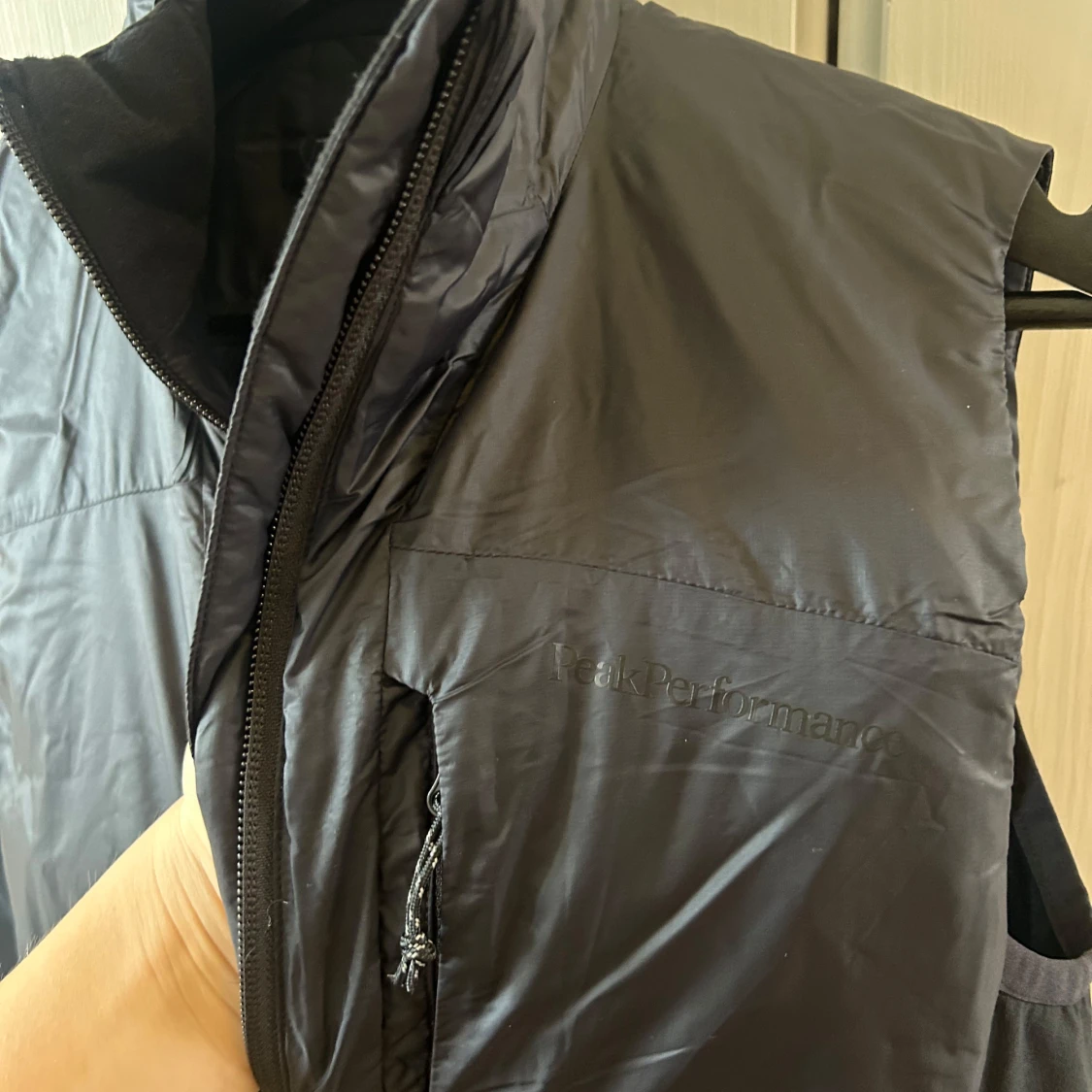 Svart väst från Peak Performance - 3