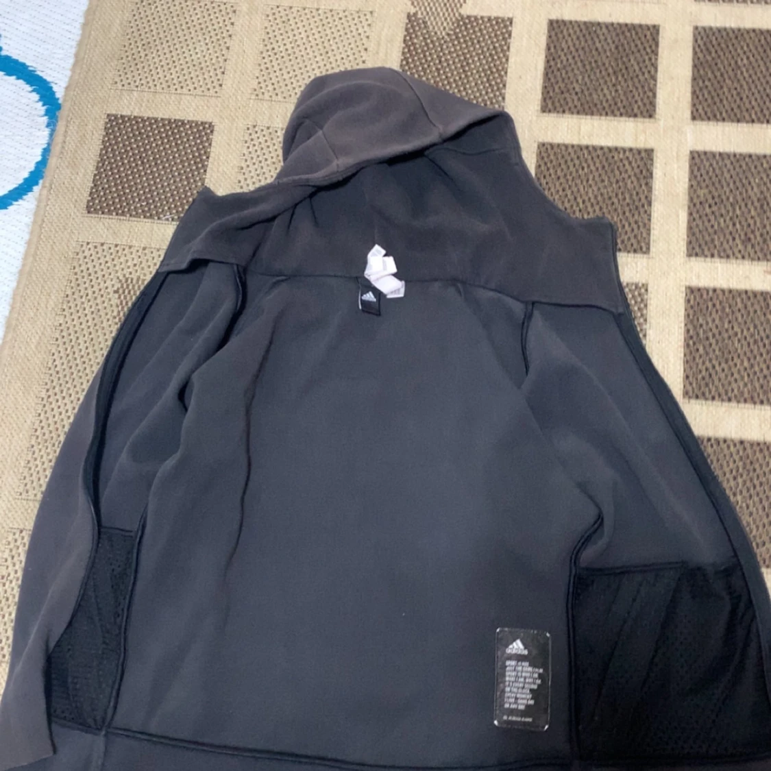 Svart hoodie från Adidas