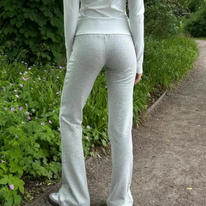  mjukisbyxor - Gråa snygga mjukisbyxor som sitter superbra! 