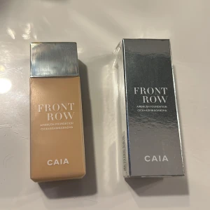 Front Row Airbrush Foundation från CAIA - Säljer en Front Row Airbrush Foundation från CAIA i nyansen 2W. Endast testad 