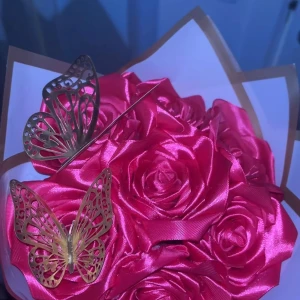  Evighet bukett   - En bra present till din tjej/ kille/ nån viktig person för dig. Stannar hos den för evighet 