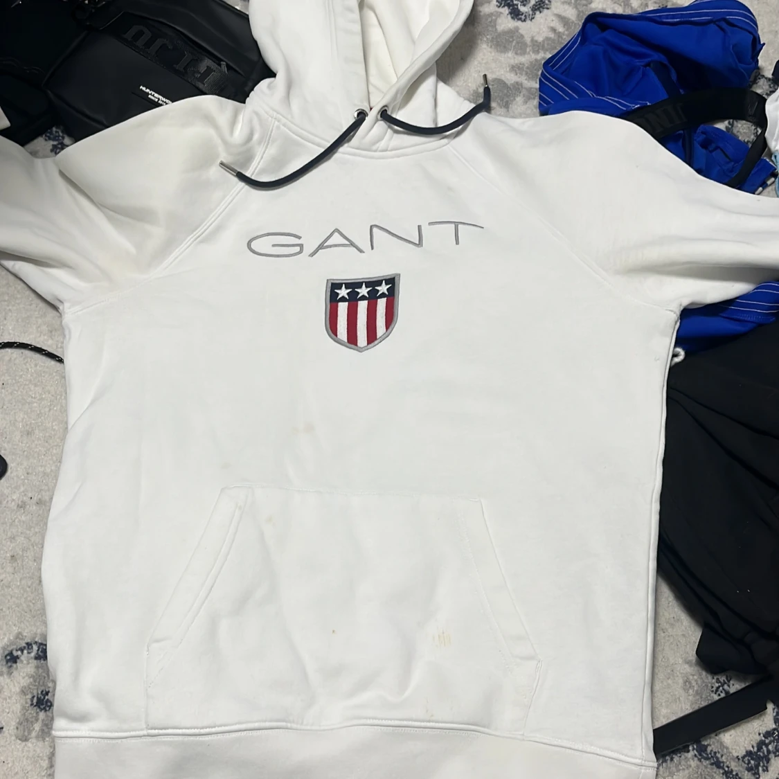 Vit hoodie från GANT