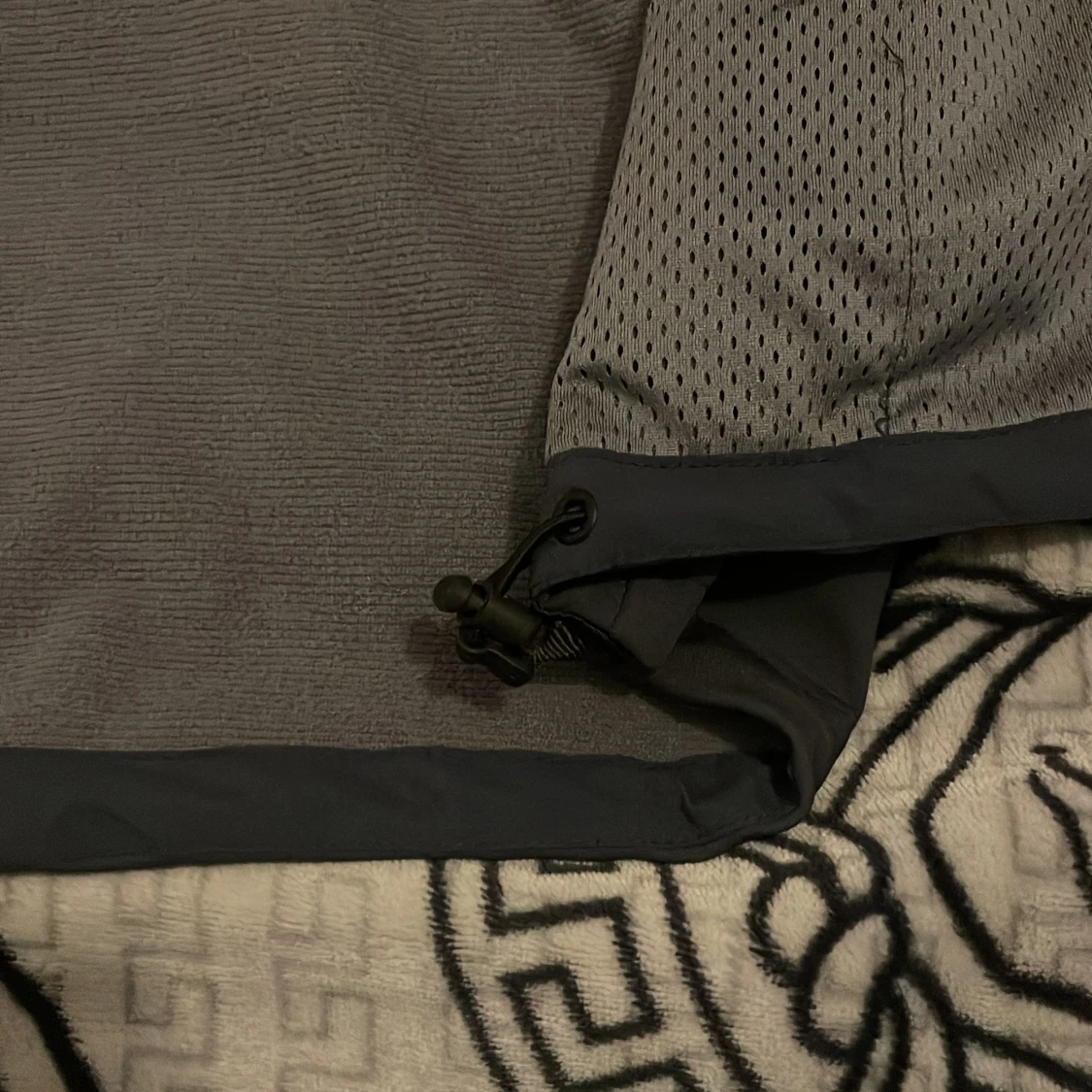 Svart jacka från Under Armour - 2