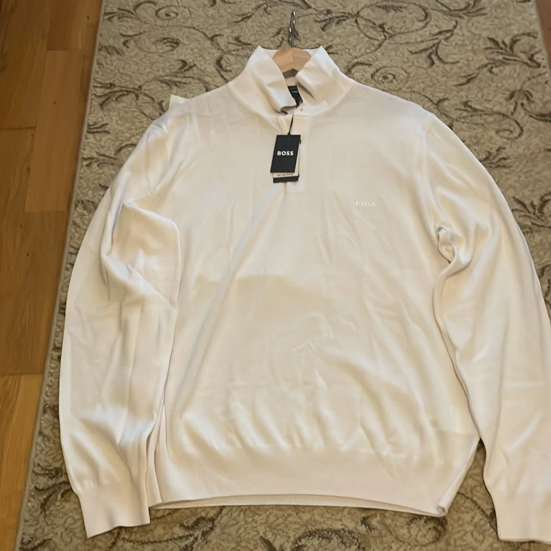 Helt ny tröja från Boss för 1100 kr, originalpriset 1800 kr - 4