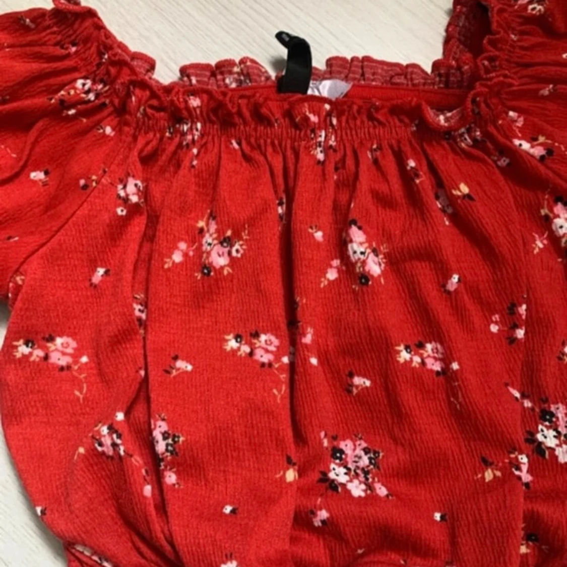 Röd blommig offshoulder topp - 1