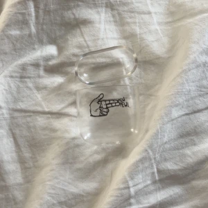 Airpodsfodral - Ett Airpodsfodral för model 1💗