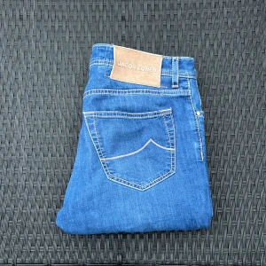 Jacob cohen jeans bard - Säljer dessa sjukt snygga cohen jeans! Nyare modellen. Size 32. Modell bard! Skick 9/10! Hör av dig vid minsta fundering 🤩
