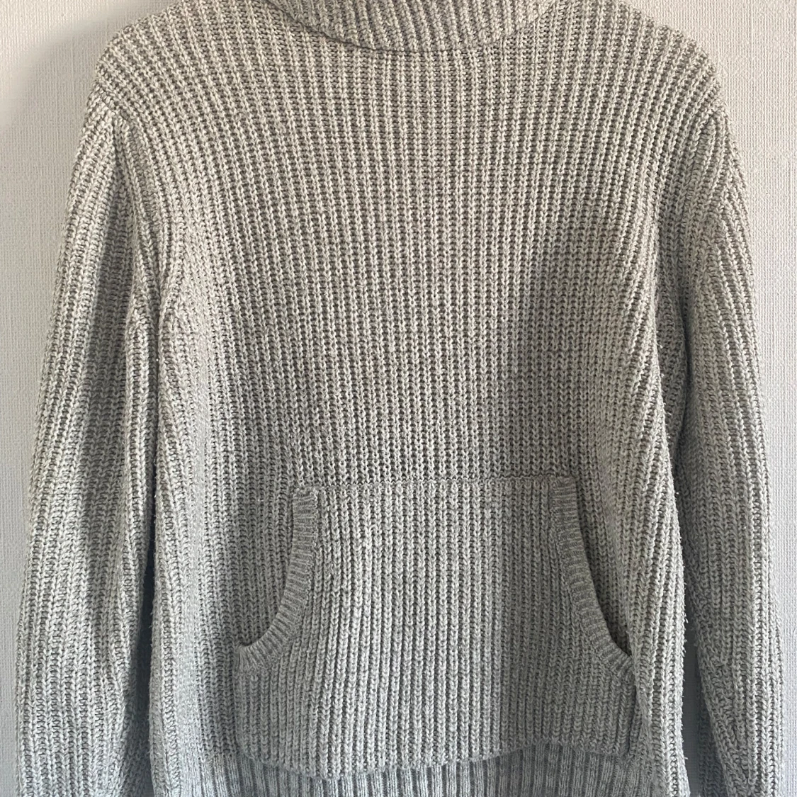 Grå stickad tröja från Lindex