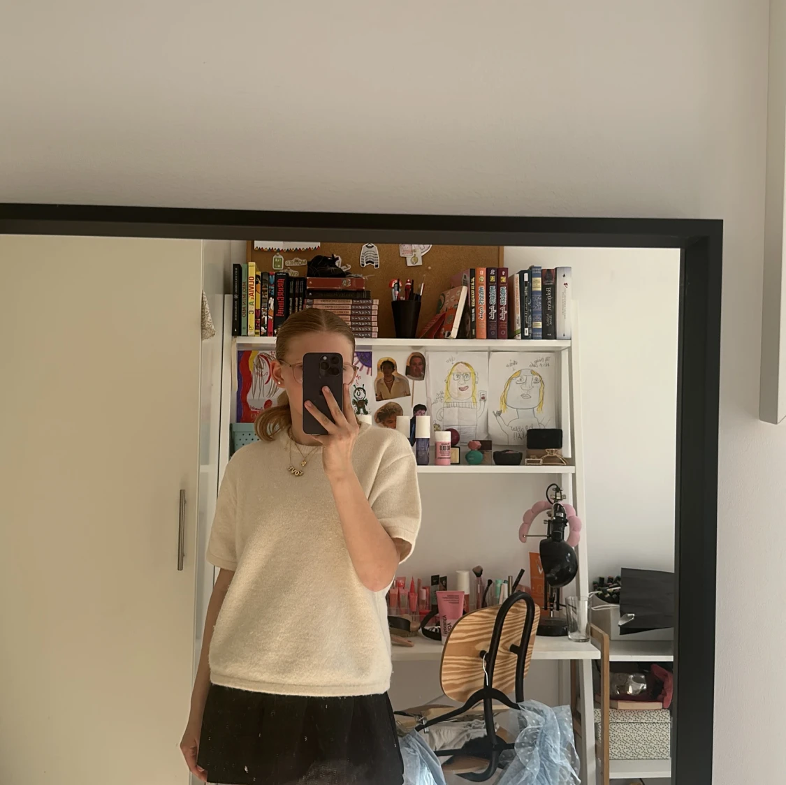 Svart kortkjol från 157